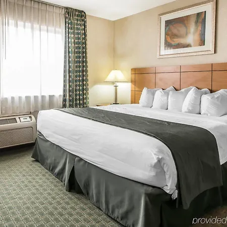 Quality Inn Dubuque On Hwy 20 Exterior photo
